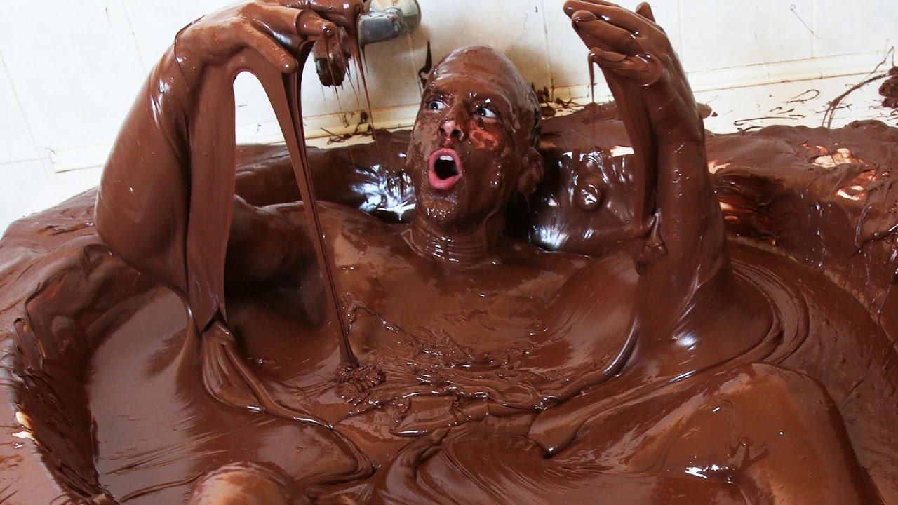 Темнокожая шоколадка решила срубить бабла