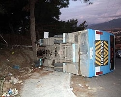 Konya'da Öğrenci Servisi Devrildi: 4'ü Ağır, 20 Yaralı