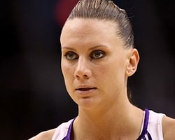 Taylor Ve Taurasi Rusya Yolcusu