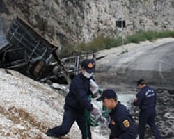 Kamyon Alev Aldı, 2 Kişi Yanarak Can Verdi