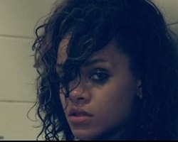 Rihanna'dan Şok Görüntüler! Alenen Kokain Kullandı!
