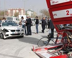 Ünlü Futbolcu Kaza Yaptı... 6 Yaralı!