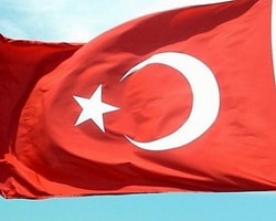 Türk Bayrağı Stadı Karıştırdı!