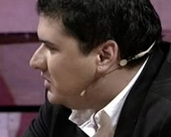 Oray Eğin'e havalimanında gözaltı