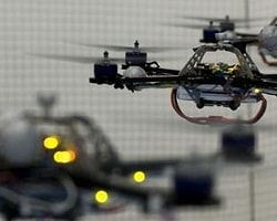 Uçan Robotlar Konser Veriyor!