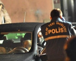 Emekli emniyet müdürü, aracında vurulmuş olarak bulundu