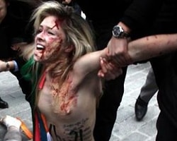 Femen oy sandığını çalmaya çalıştı