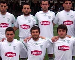 8 oyuncu kırmızı kart görünce, başkan kulübü kapattı
