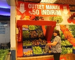 Outlet Manavda Sebzeler Yüzde 50 İndirimli