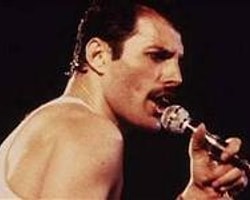 Mercury, Queen'le 'Sahneye Çıkıyor'