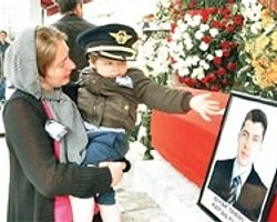 Eşinin Kalp Masajı Kaptanı Kurtaramadı