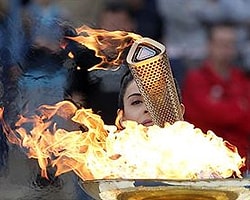 Olimpiyat Meşalesini Çaldılar