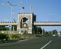 Diyarbakır'da 3 Fakülteye Bomba Atıldı