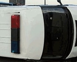 Polis Minibüsü Devrildi: 9 Yaralı