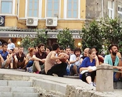 Galata'daki İçki Krizine Polis El Koydu