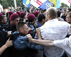 Ukrayna'da 'Rusça' Gerginliği