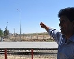 Bir Suriye bayrağı daha indirildi