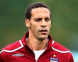 Rio Ferdinand'ın Twitter yüzünden başı belada
