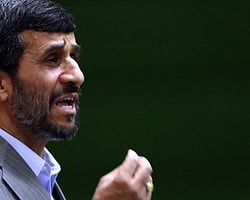 Ahmedinejad Batı'yla Dalga Geçti