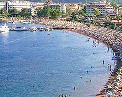 Bu Denize Giren Kaşınıyor