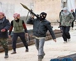 Türkiye Suriyeli isyancılara silah gönderiyor