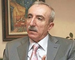 Gerilla kıyafeti giy iki dönem vekil ol