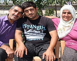 Kaybettiği Oğluna 15 Yıl Sonra Kavuştu!