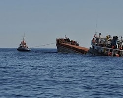 Endonezya'da Gemi Battı: 140 Mülteci Kayıp