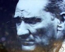 Manisa'da Atatürk Panolarına Çirkin Saldırı