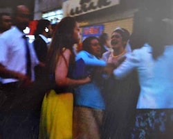 Düğün Salonu Önünde Kavgada Gelin Arada Kaldı