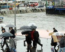 İstanbul'a Yağmur Geliyor
