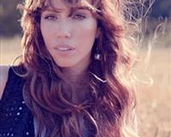 Burcu Güneş Eski Sevgilisini Tokatladı