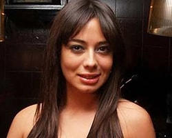Merve Sevi`den Özcan Deniz`e Taş!
