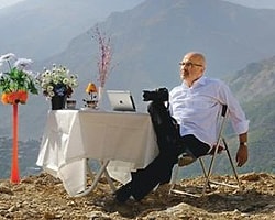 Serdar Akinan: “Enis’in O Fotoğrafı Bir Seks Filmi Sahnesi Gibi”