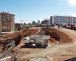 Büyükşehir'den Gece Yarısı Park Baskını