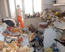 Evinden 15 Ton Çöp Çıktı
