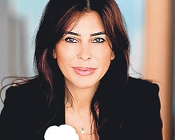 Suzan Sabancı Dinçer'e Onursal Mükemmeliyet Önderliği Nişanı