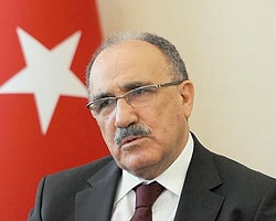 Devlet Geçmişini Sorguluyor