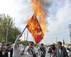 Kuzey Iraklı Kürtler Türk Bayrağı Yaktılar