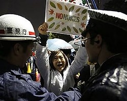 Japonlar Nükleere Karşı Sokağa Döküldü!