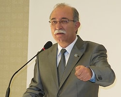 Bu Kafayla Giderlerse, Okulları Da Satarlar