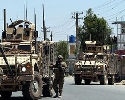 Afganistan'da Nato Askerine 'İçeriden Saldırı'