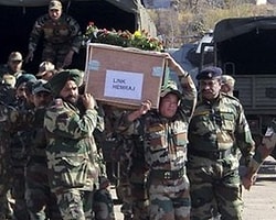 Hindistan: Pakistan Askerleri Kafa Kesti
