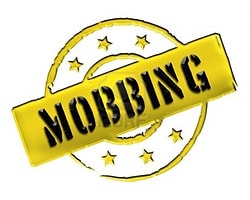 Mobbing Şikayeti Yapan Öğretmen İlçeye Tayin Edildi