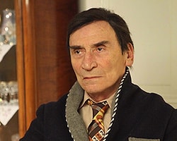 Tuncel Kurtiz “Mutlu Aile Defteri” Filmi İçin 40 Yıl Gençleşti!