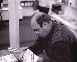 Uğur Mumcu Evinin Önünde Öldürüldü