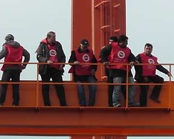 Tersane işçileri vinç işgal etti
