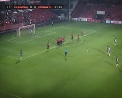 Kafayla Frikik Atışı Dünyayı Şaşkına Çevirdi !!