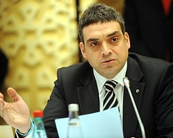 'AKP'nin Oyu Düştü'