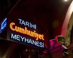 Beyoğlu'ndaki Cumhuriyet Meyhanesi Yanıyor